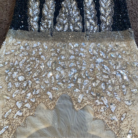 COPY - Selling this beautiful black/silver gown that has only been worn once. S… - Picture 7 of 12